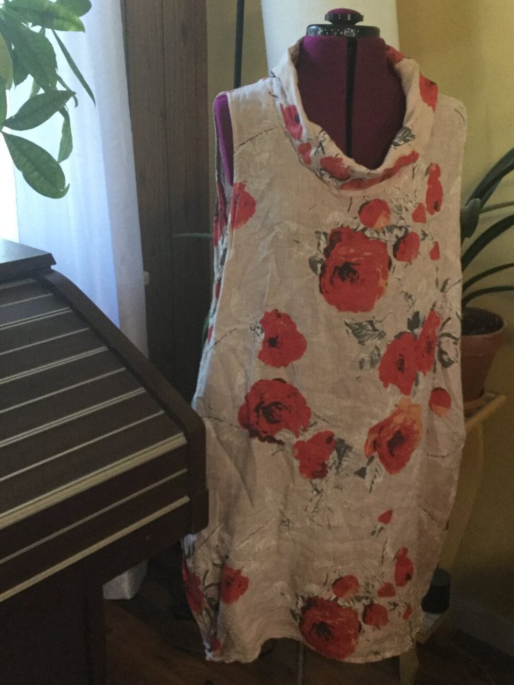Me & Gee made in Italy 100% linen floral dress with pockets pink in color size L